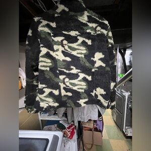 Camouflage Fleece Jacket Size Small EUC